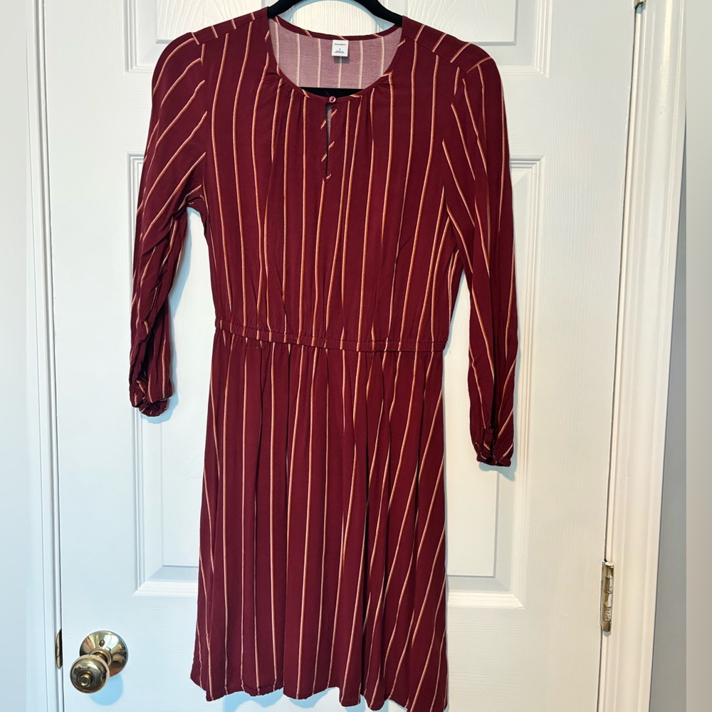 Old Navy Burgundy Striped Elastic Waist Shift Dress Size Small